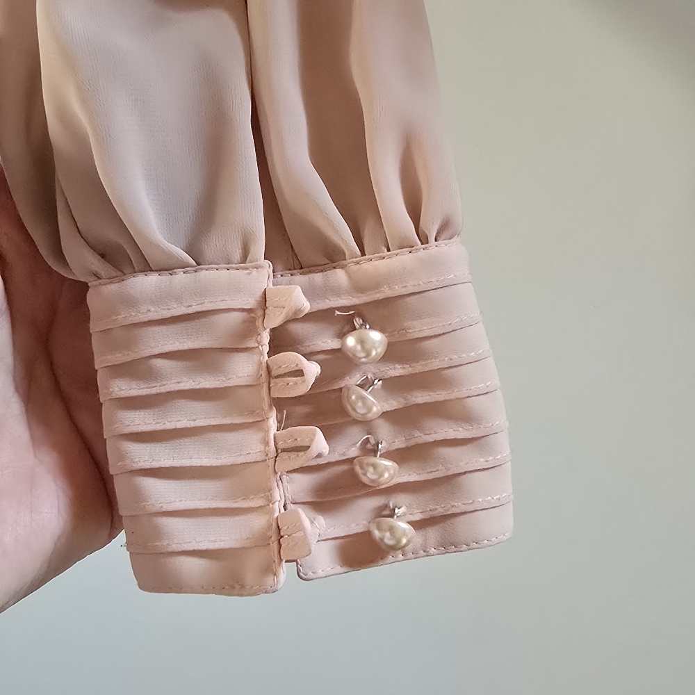 Chaus | Blush Pink Pleated Blouse Size 6 - Picture 3 of 8
